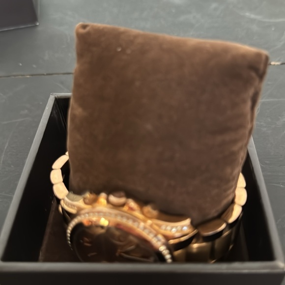 Michael Kors Rose Gold Large Face Crystal Trim Watch - Picture 11 of 11